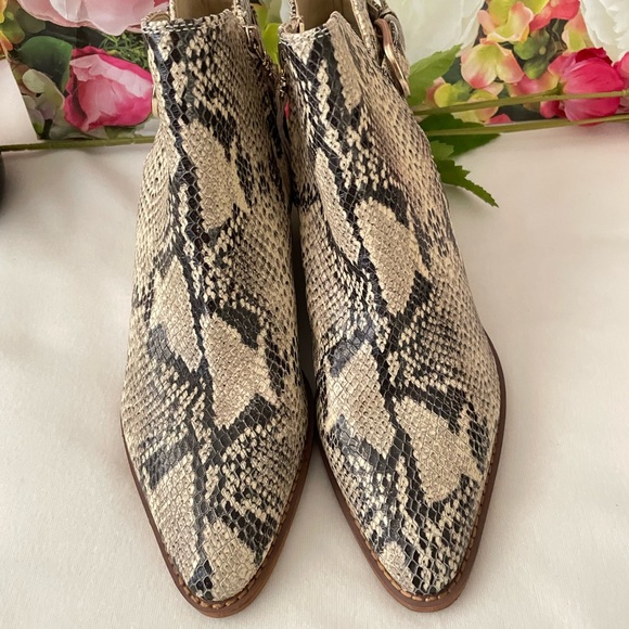 Sam Edelman Woman Neena Leather Snake Print Ankle Bootie Size; 8.5 - Picture 3 of 6